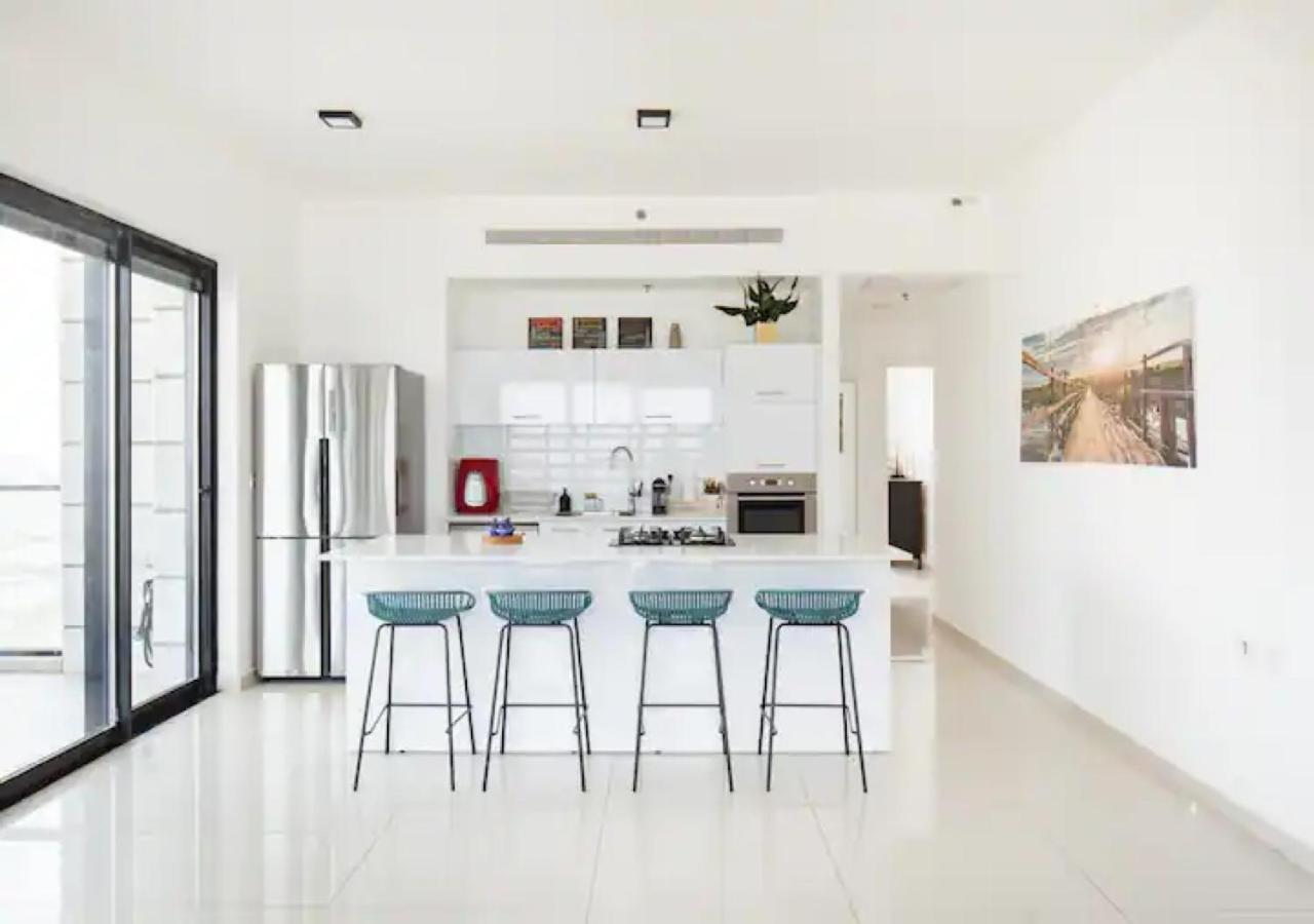 O&O Group- Special Apartment Sea View Luxury Tower Bat Yam Eksteriør bilde