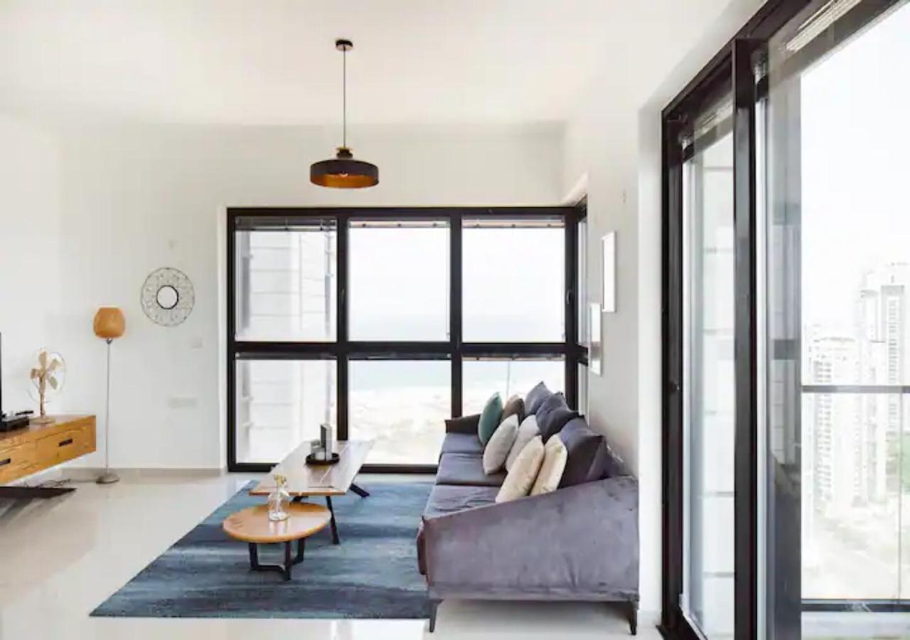 O&O Group- Special Apartment Sea View Luxury Tower Bat Yam Eksteriør bilde