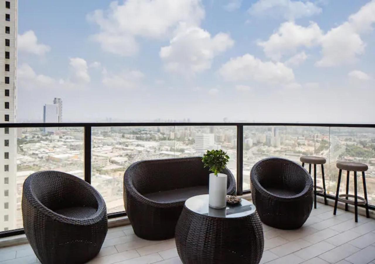 O&O Group- Special Apartment Sea View Luxury Tower Bat Yam Eksteriør bilde