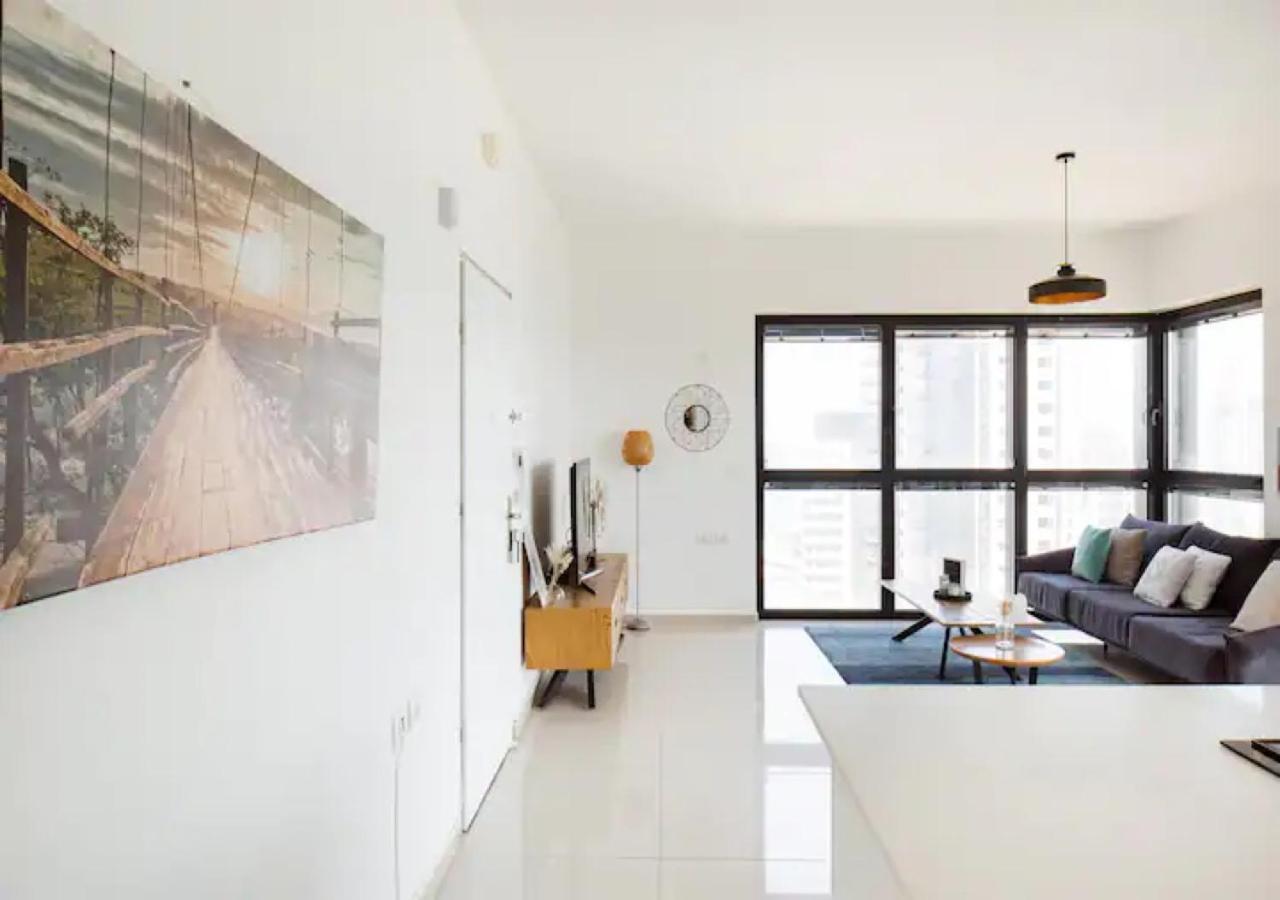 O&O Group- Special Apartment Sea View Luxury Tower Bat Yam Eksteriør bilde
