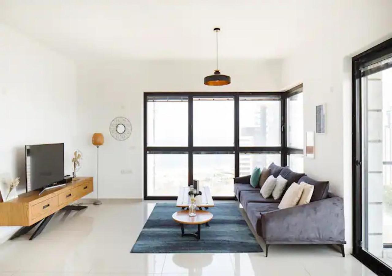 O&O Group- Special Apartment Sea View Luxury Tower Bat Yam Eksteriør bilde