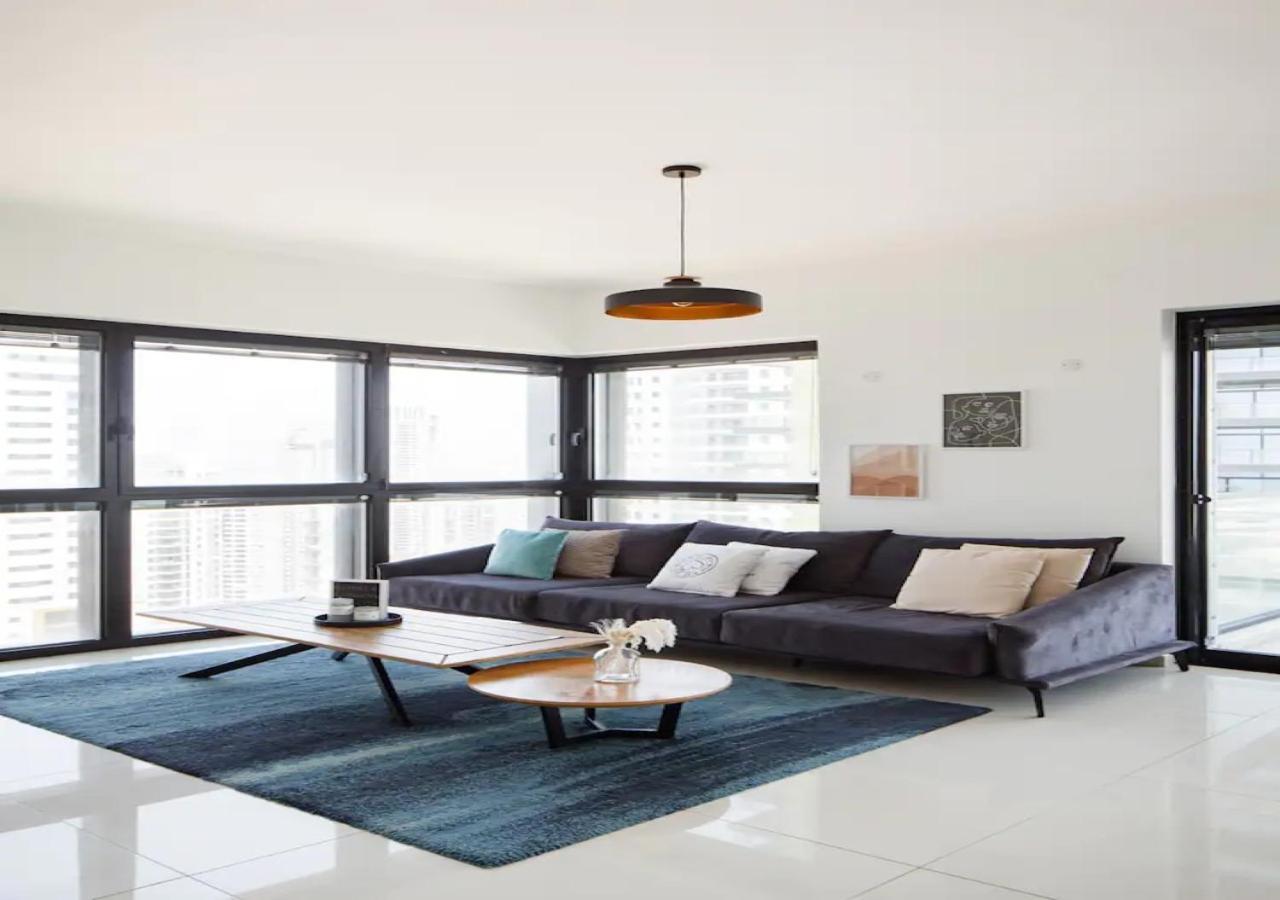 O&O Group- Special Apartment Sea View Luxury Tower Bat Yam Eksteriør bilde