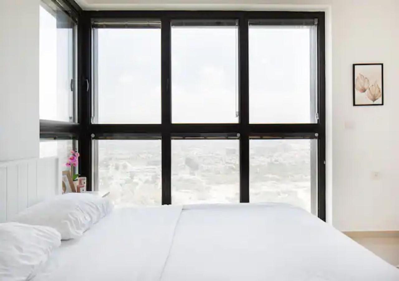 O&O Group- Special Apartment Sea View Luxury Tower Bat Yam Eksteriør bilde