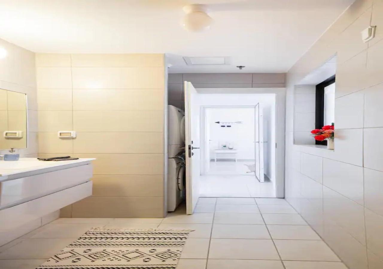 O&O Group- Special Apartment Sea View Luxury Tower Bat Yam Eksteriør bilde