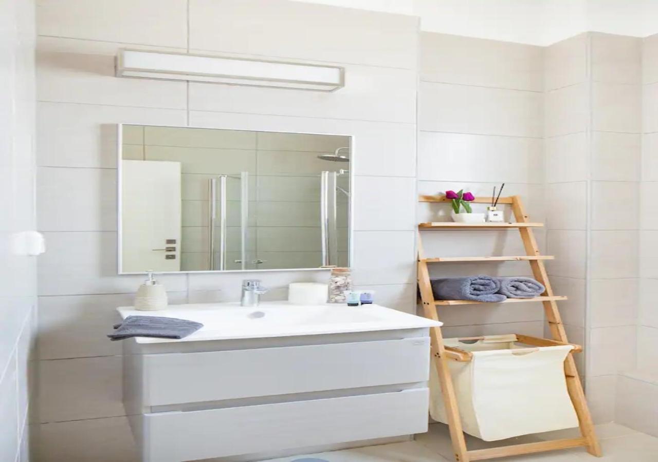 O&O Group- Special Apartment Sea View Luxury Tower Bat Yam Eksteriør bilde